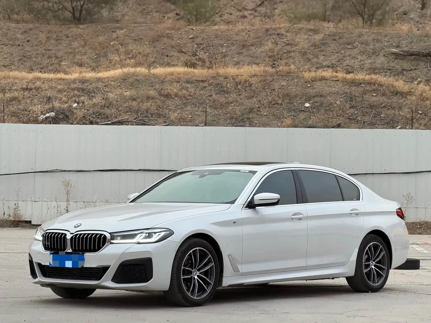 BMW 5 Series 2021 — Photo 1/9