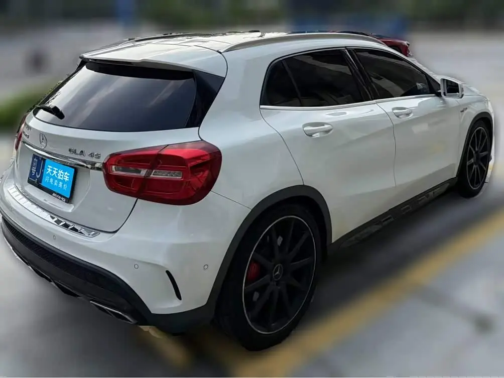 Mercedes-Benz GLA AMG 2017 — Фото 2/6