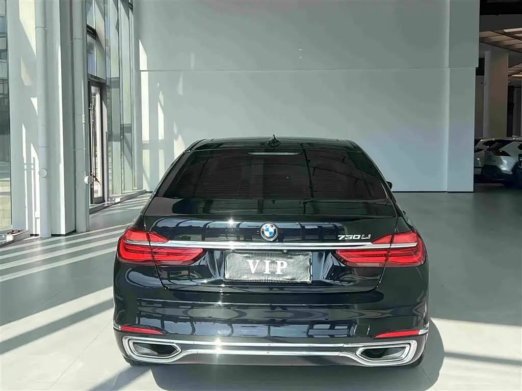 BMW 7 Series 2018 — Şəkil 8/20