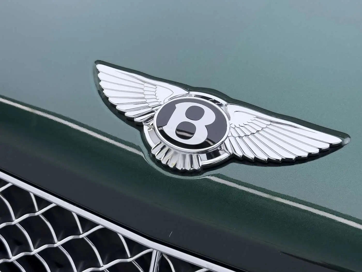 Bentley Bentayga 2021 — Фото 10/20