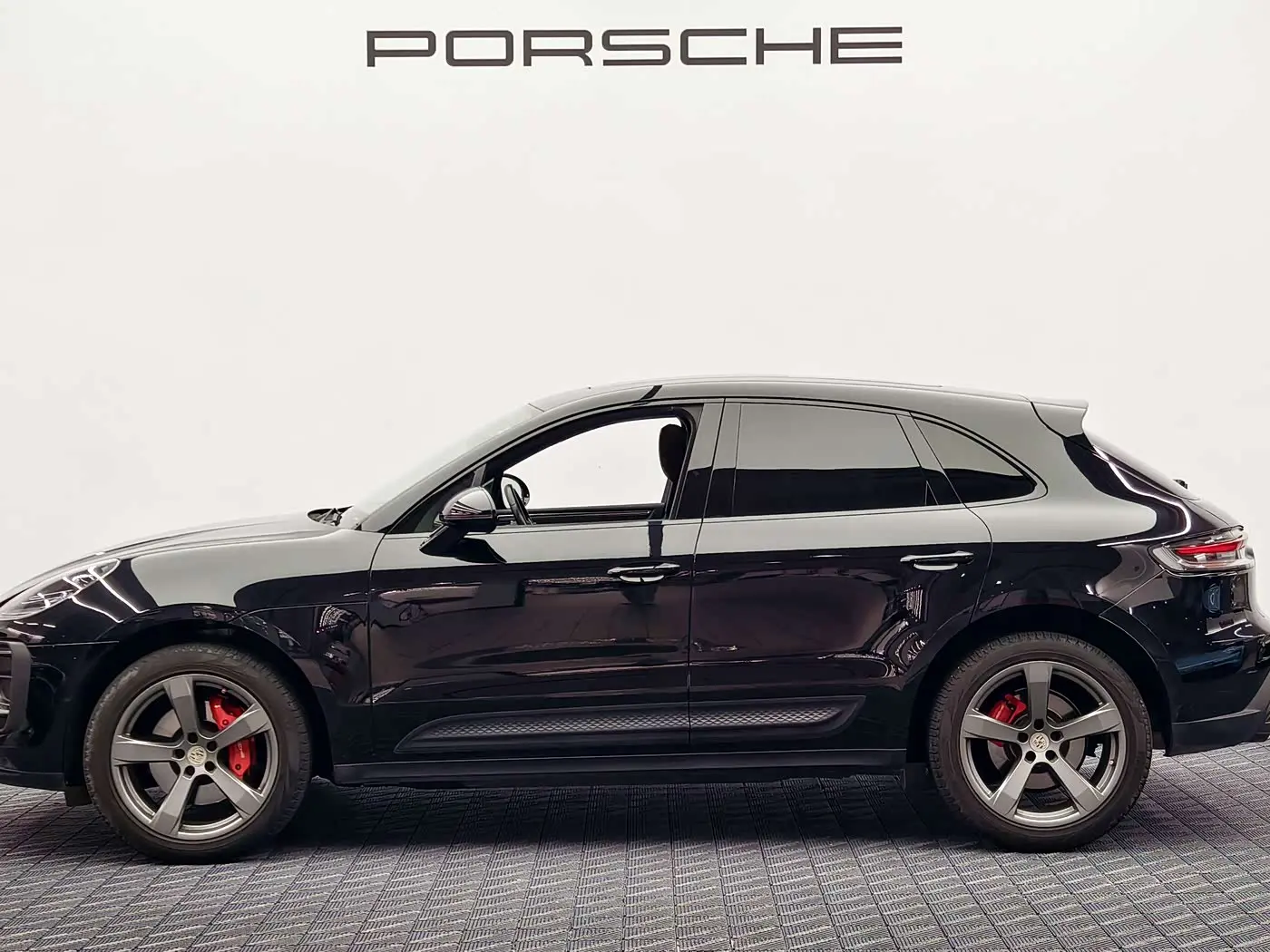 Porsche Macan 2023 — Фото 4/13