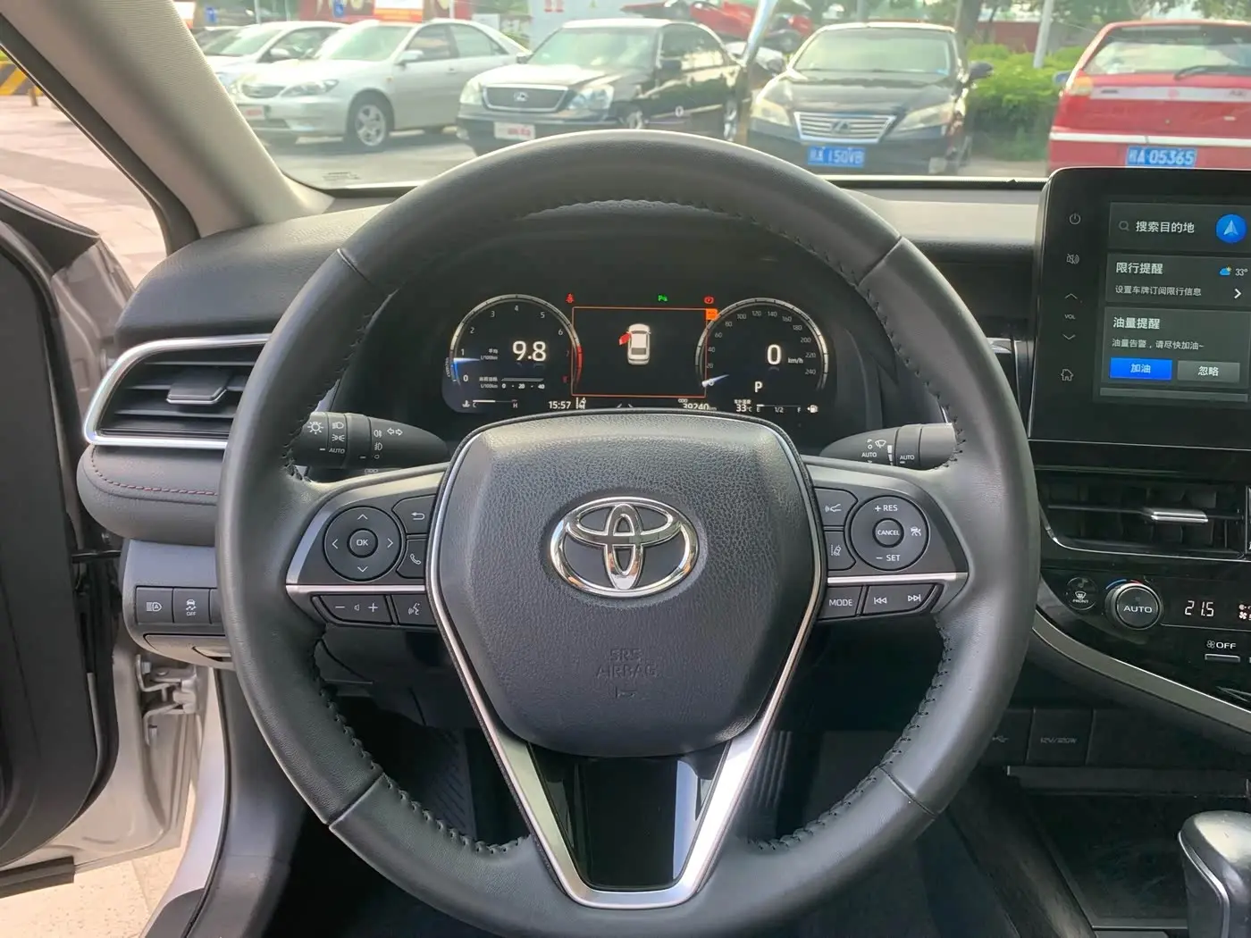 Toyota Camry 2021 — ფოტო 16/20