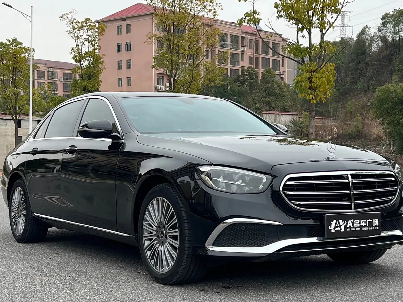 Mercedes-Benz E-Class 2021 — Photo 3/12