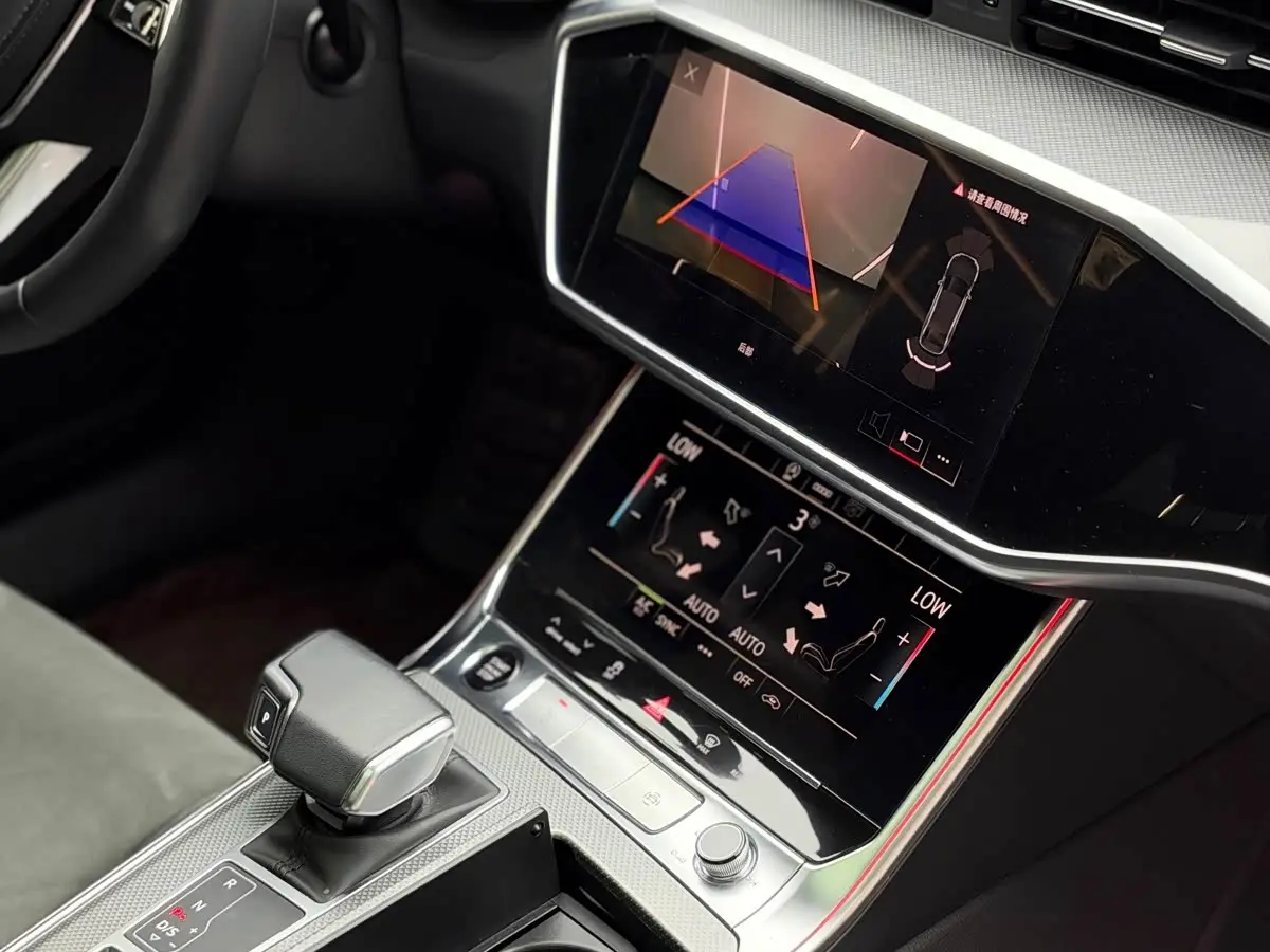 Audi A6L 2024 — Photo 7/11