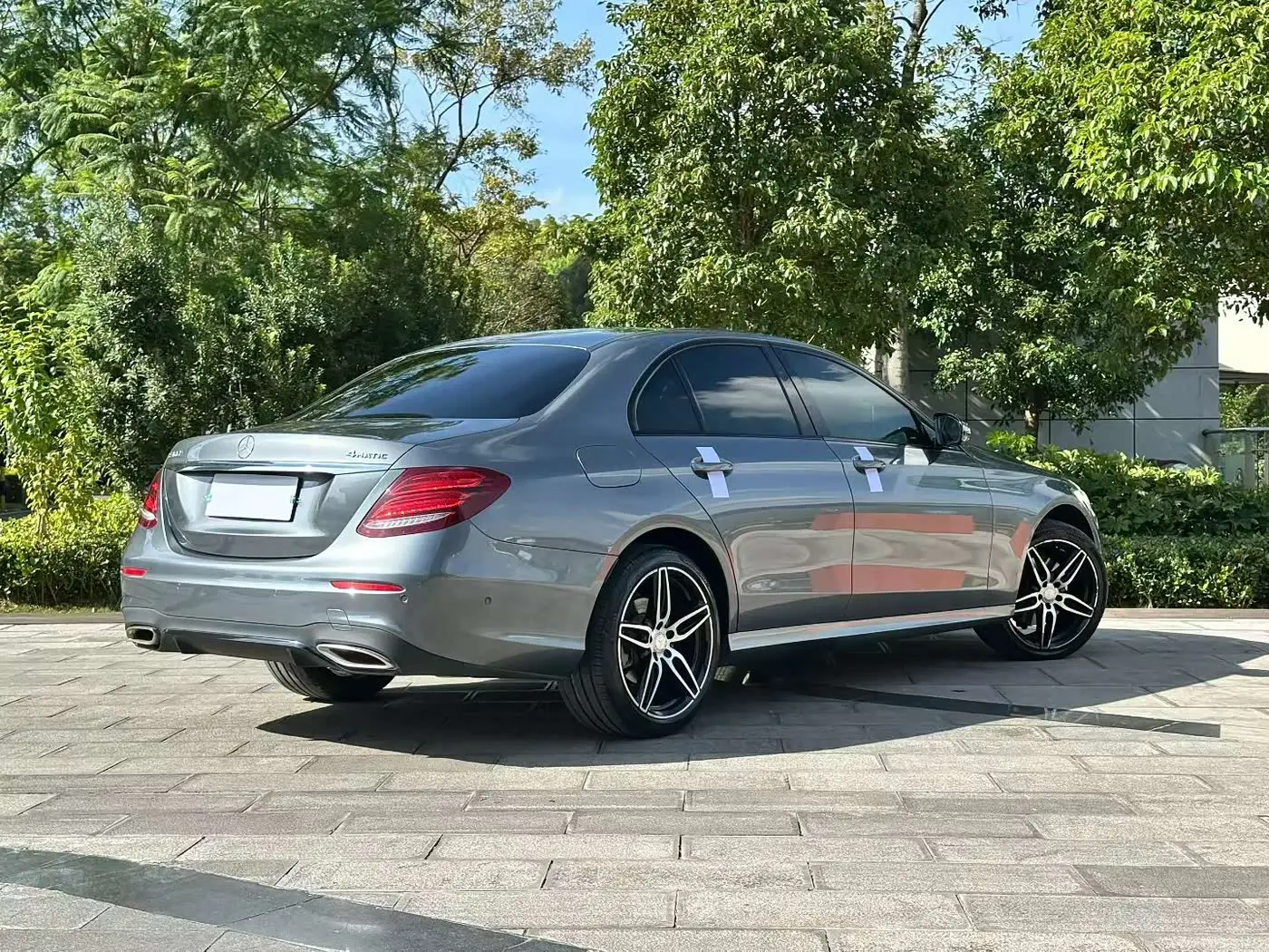 Mercedes-Benz E-Class 2017 — Фото 8/19