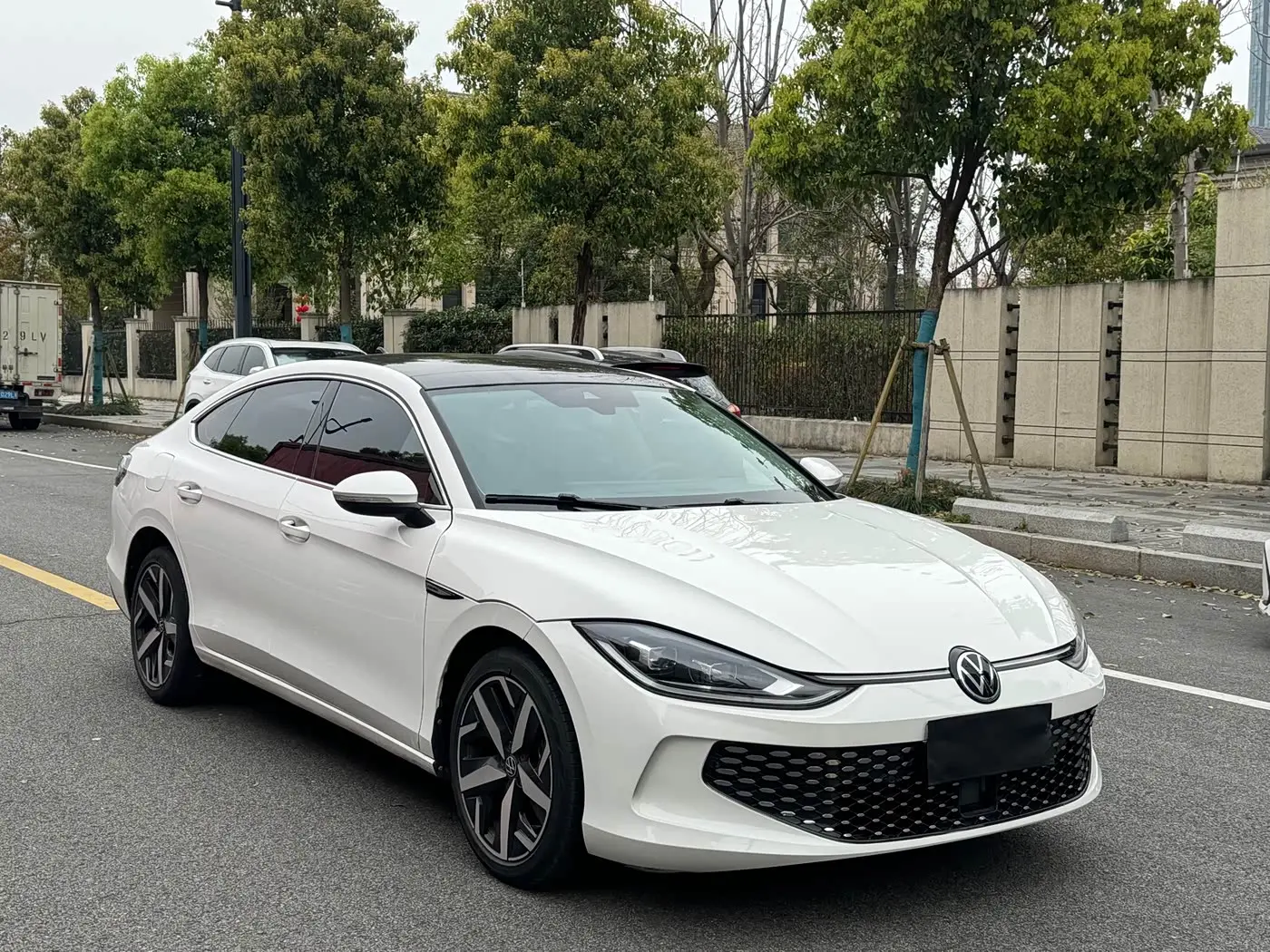 Volkswagen Lamando 2023 — Photo 3/17