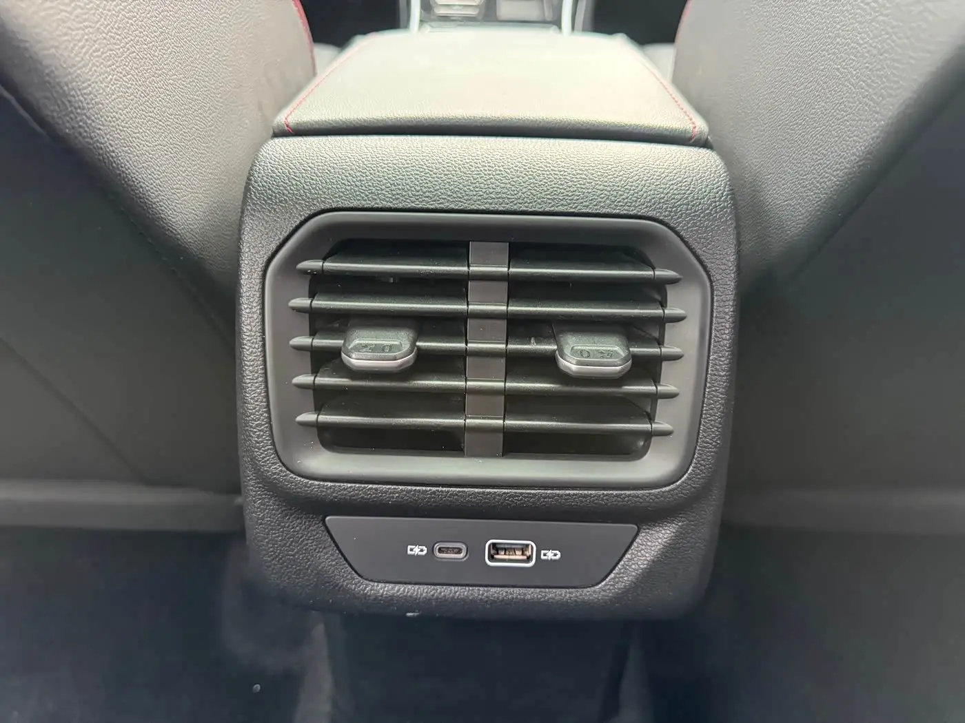 Volkswagen Lamando 2023 — Photo 12/17
