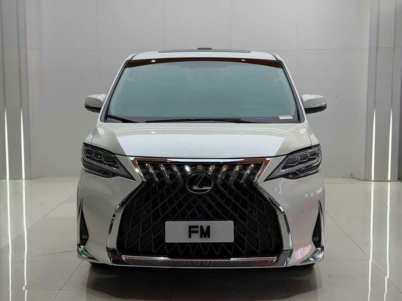 Toyota Alphard 2019 — Photo 3/14