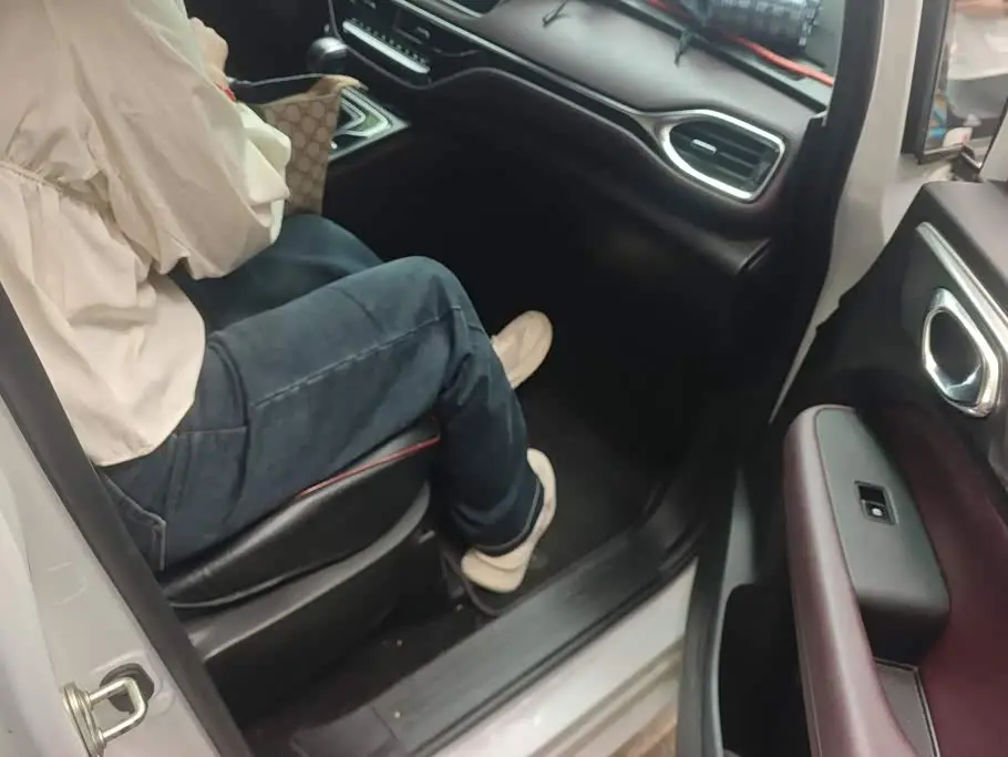 GAC Trumpchi Trumpchi M6 2022 — Şəkil 8/16
