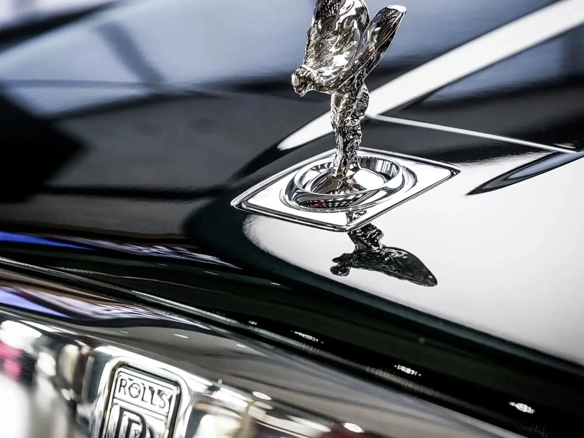 Rolls-Royce Cullinan 2021 — Фото 7/20