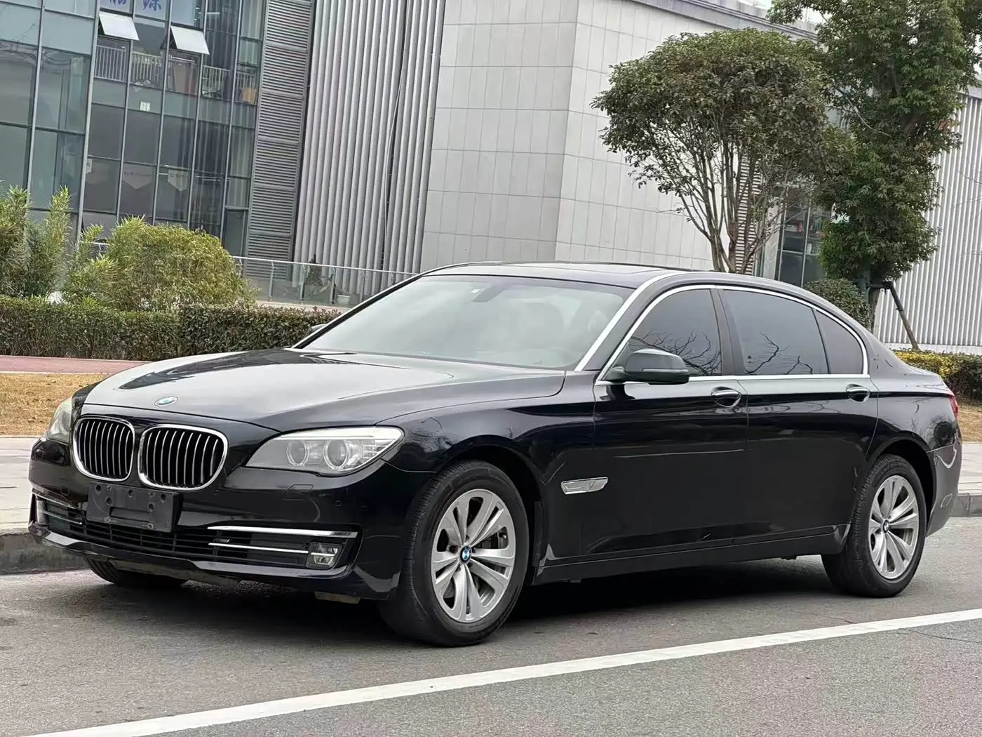 BMW 7 Series 2013 — Фото 1/17