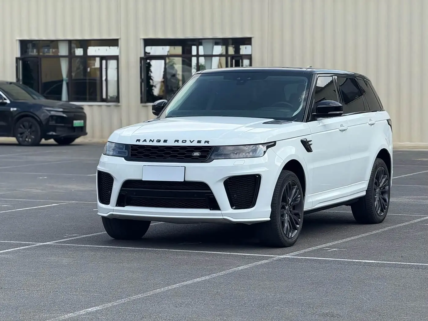 Land Rover Range Rover Sport 2017 — Photo 1/18
