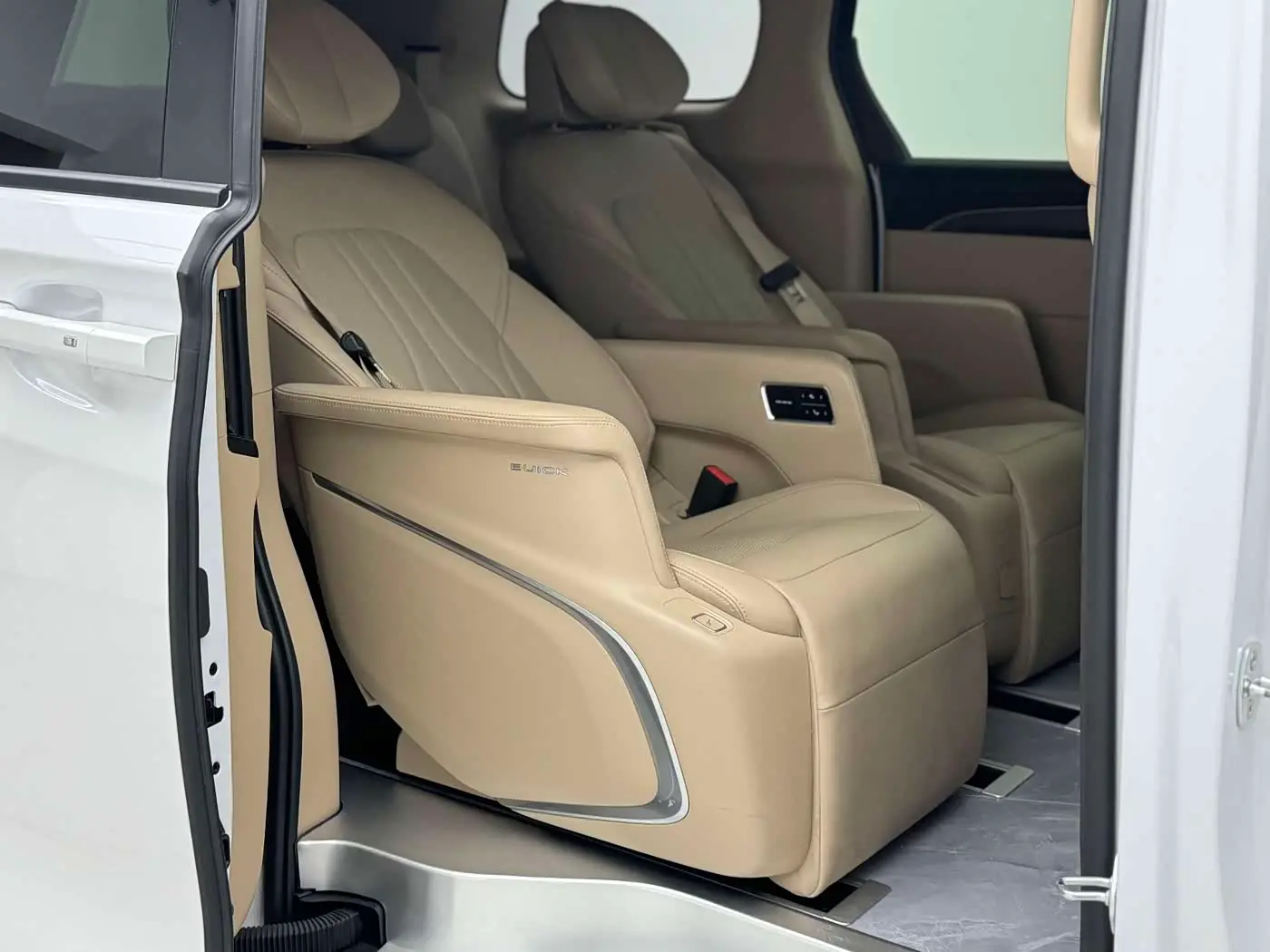 Buick GL8 New Energy 2025 — ფოტო 17/20