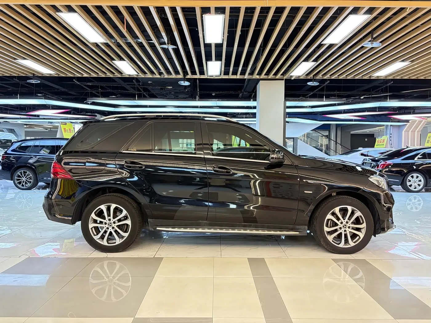 Mercedes-Benz GLE 2019 — Photo 6/20