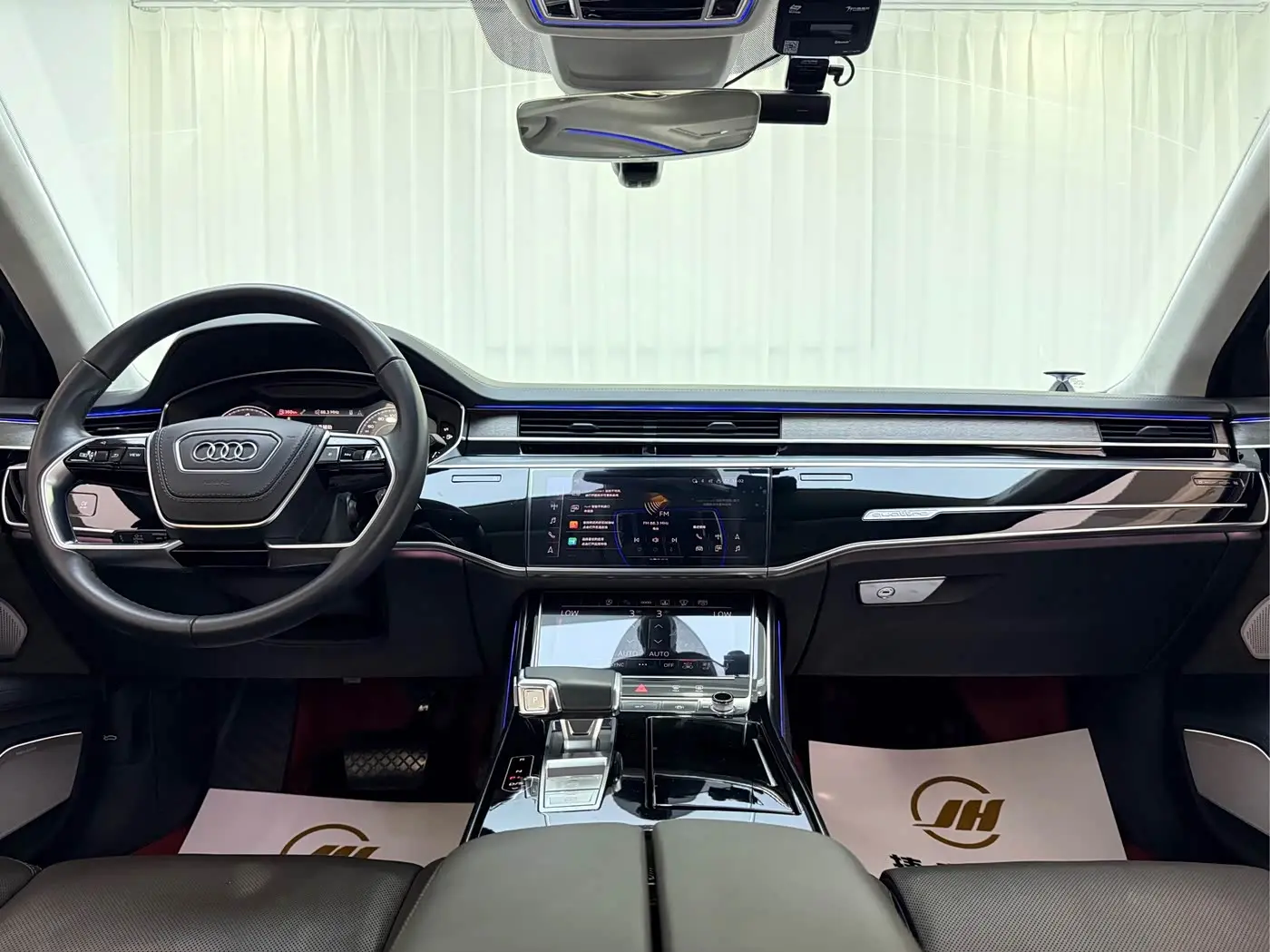 Audi A8 2022 — Фото 10/16
