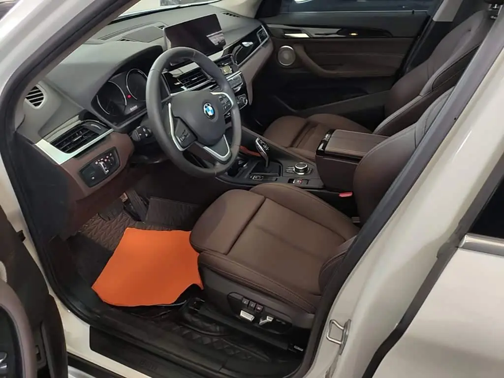 BMW X1 2022 — Şəkil 15/20