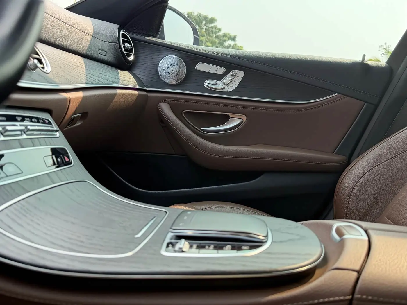 Mercedes-Benz E-Class 2021 — Photo 14/18
