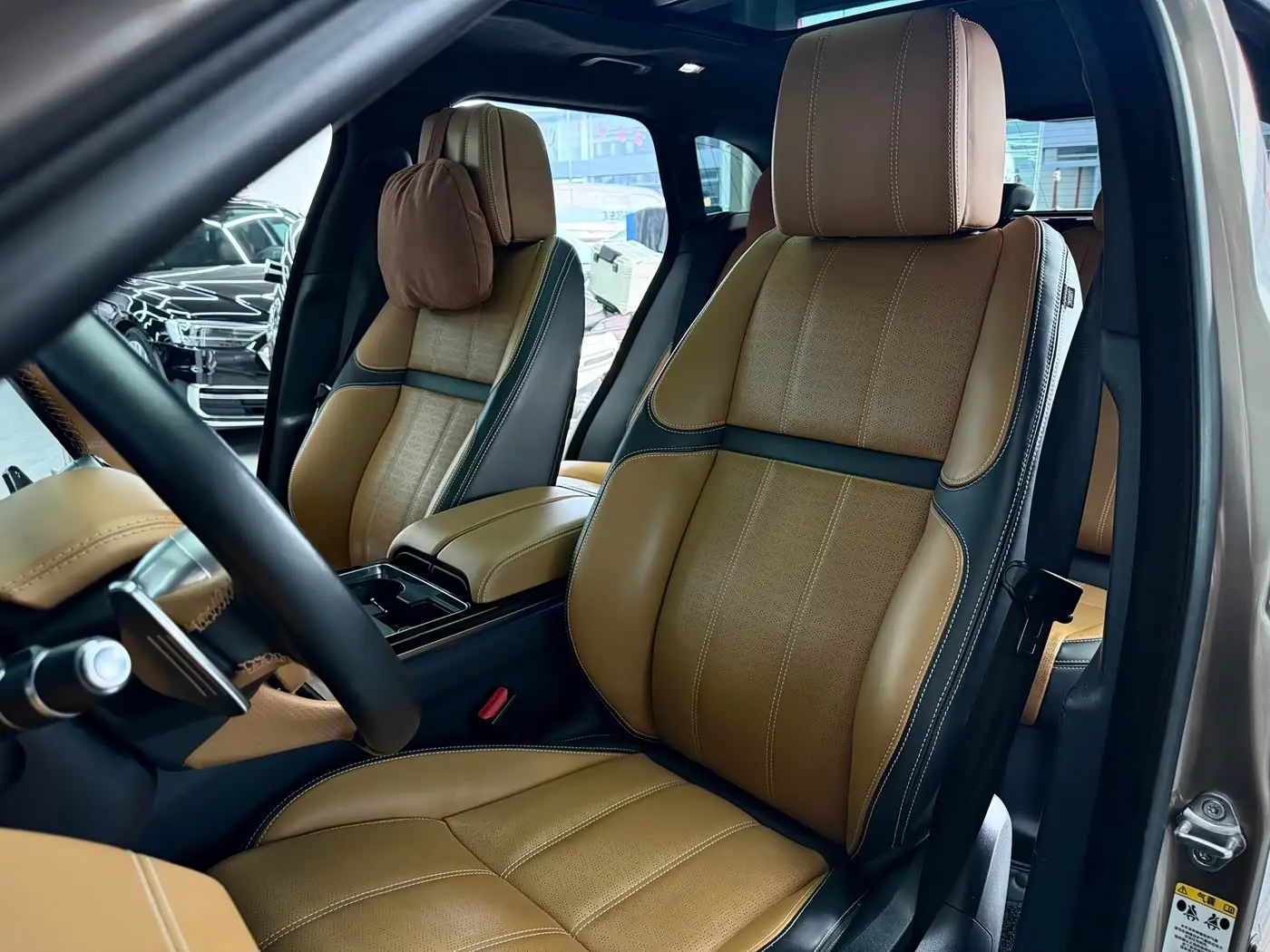 Land Rover Range Rover Velar 2019 — Фото 16/17