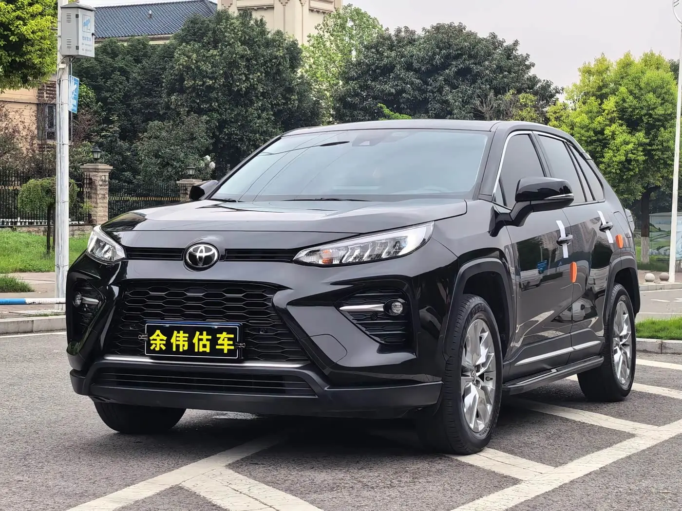 Toyota Wildlander 2021 — Фото 1/17