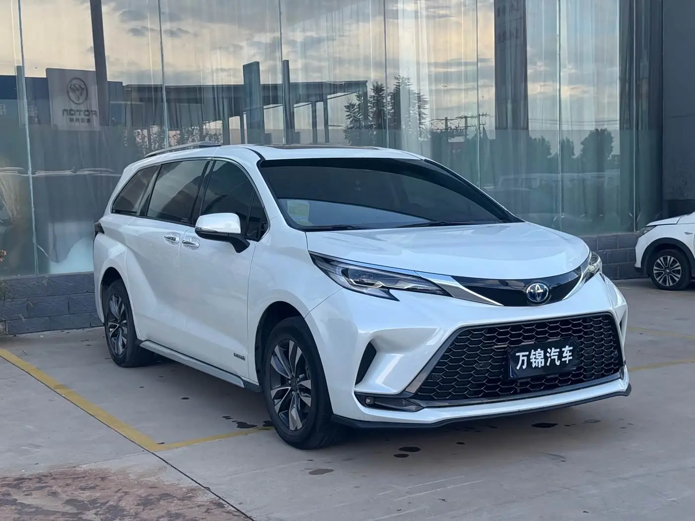 Toyota Granvia 2023 — Şəkil 3/14