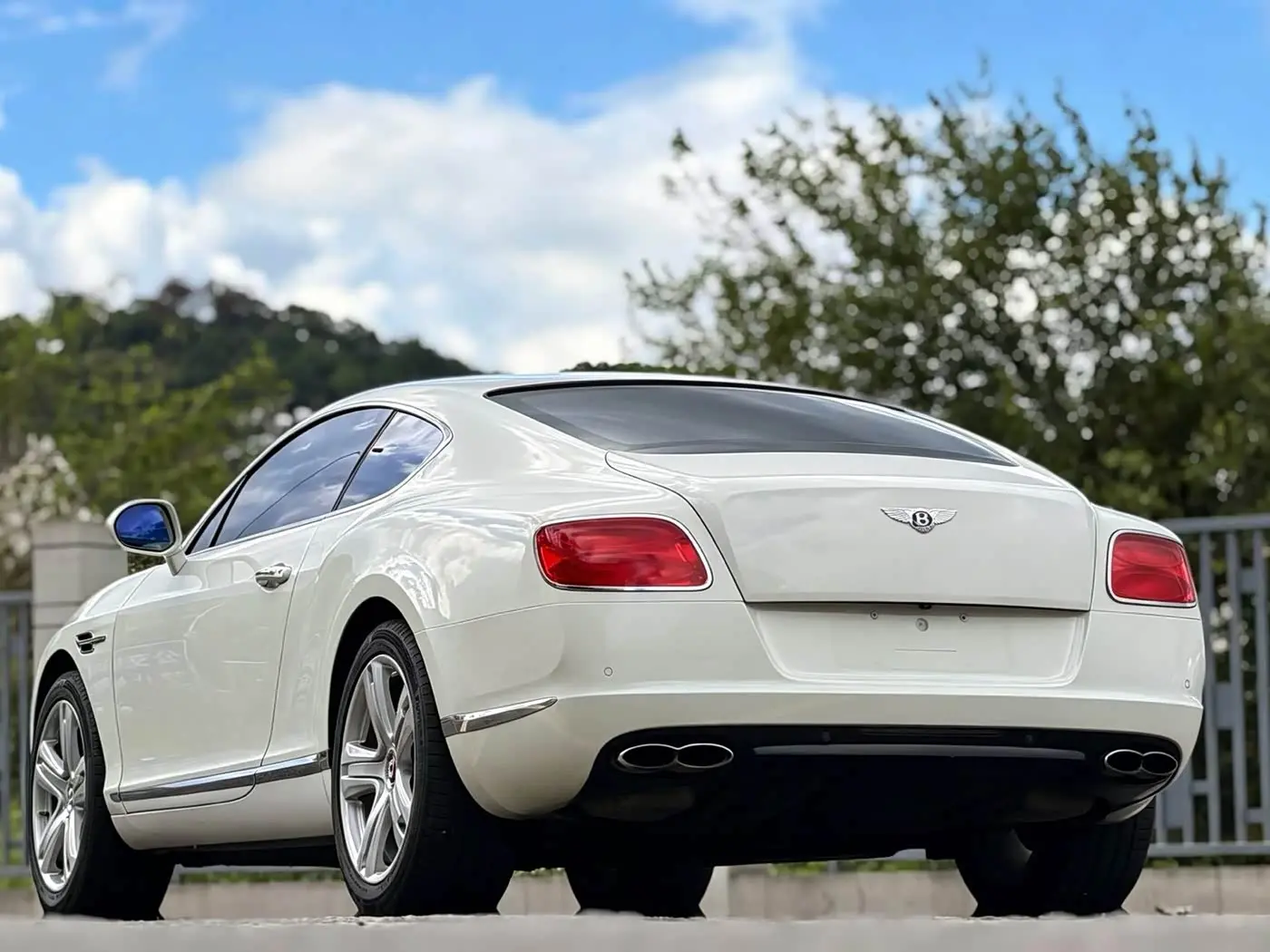Bentley Continental 2013 — Photo 3/9