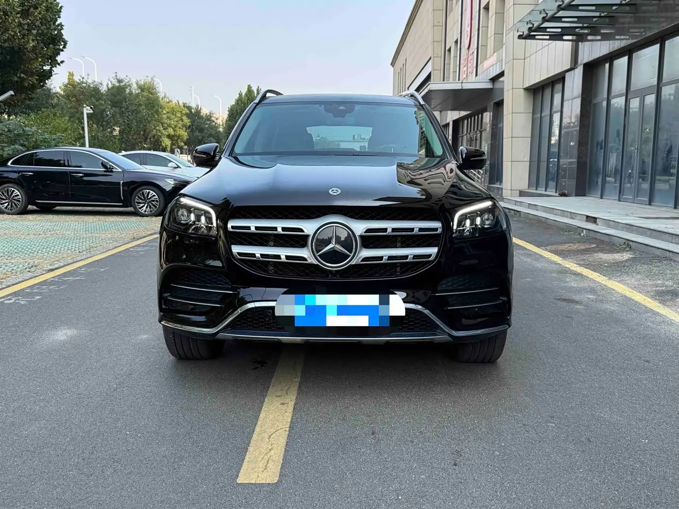 Mercedes-Benz GLS 2023 — Фото 2/9