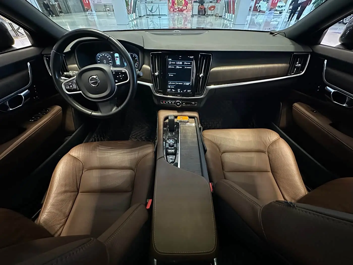 Volvo V90 2021 — Photo 10/15