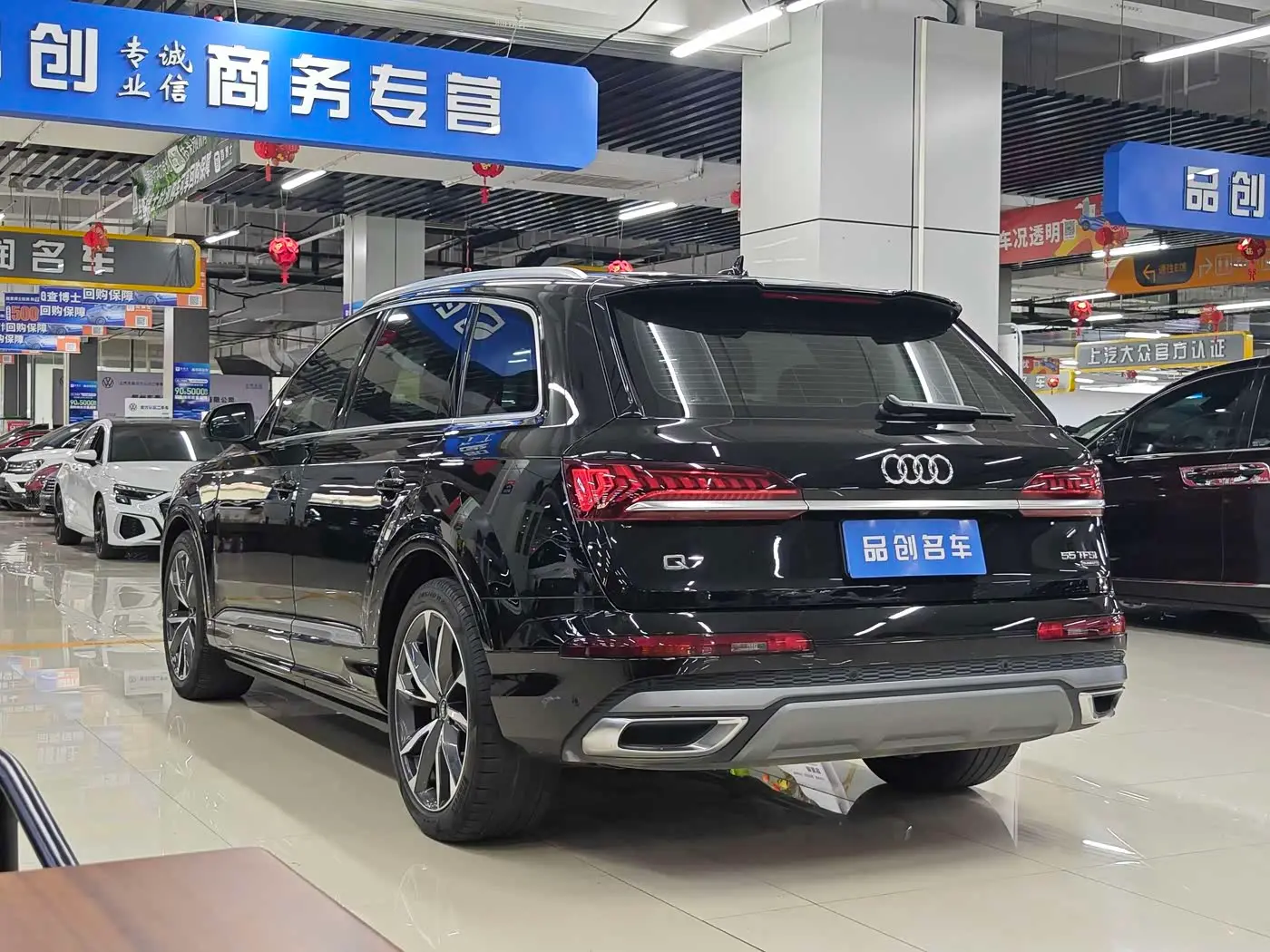 Audi Q7 2023 — ფოტო 7/17