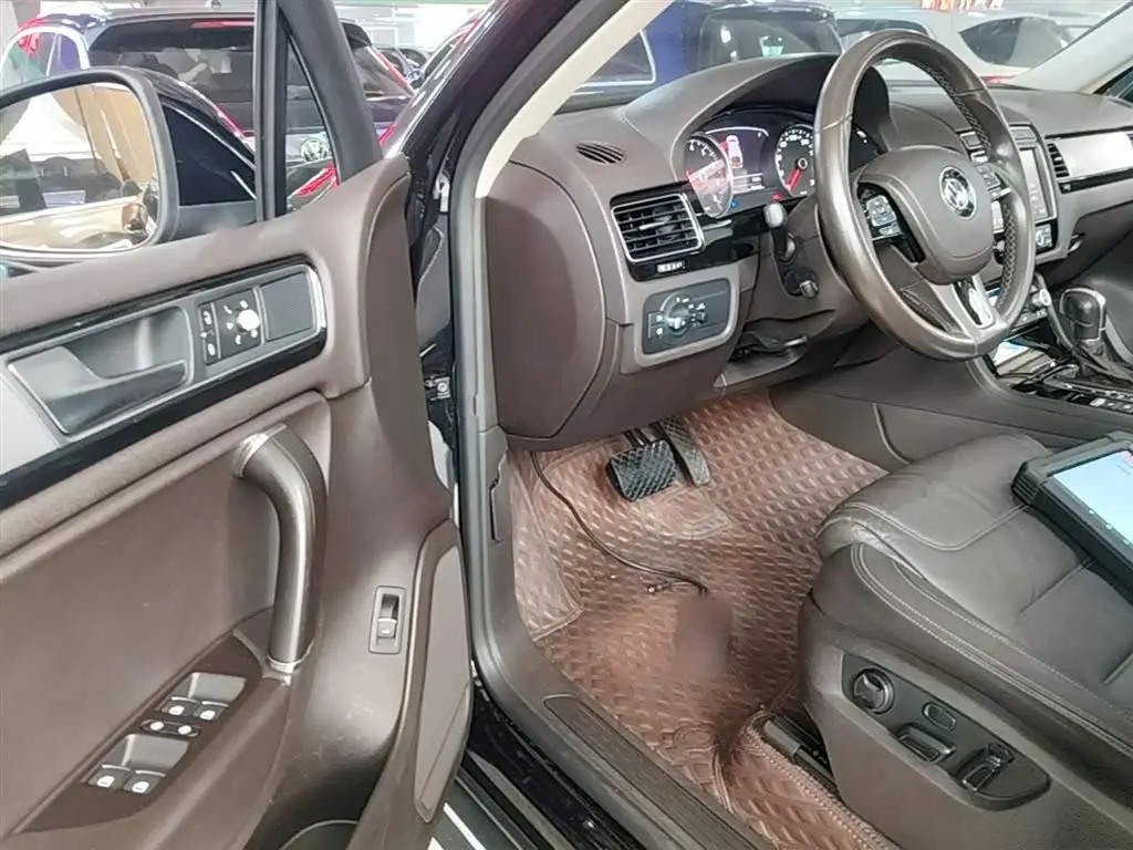 Volkswagen Touareg 2018 — Photo 15/20