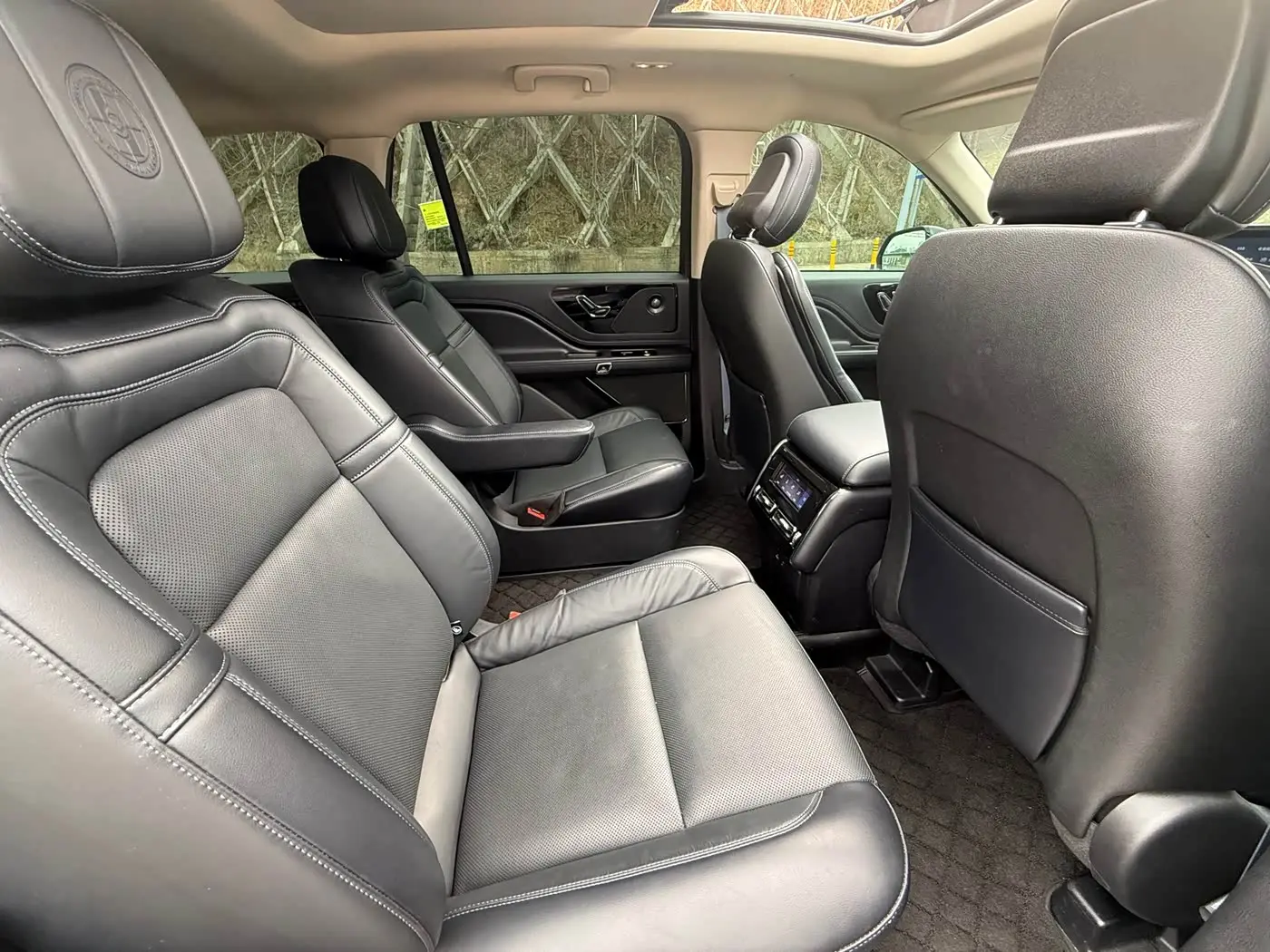 Lincoln Aviator 2023 — Photo 14/18