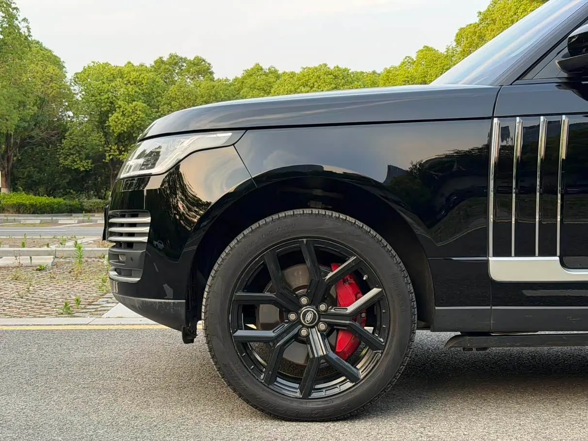 Land Rover Range Rover 2020 — Photo 15/18