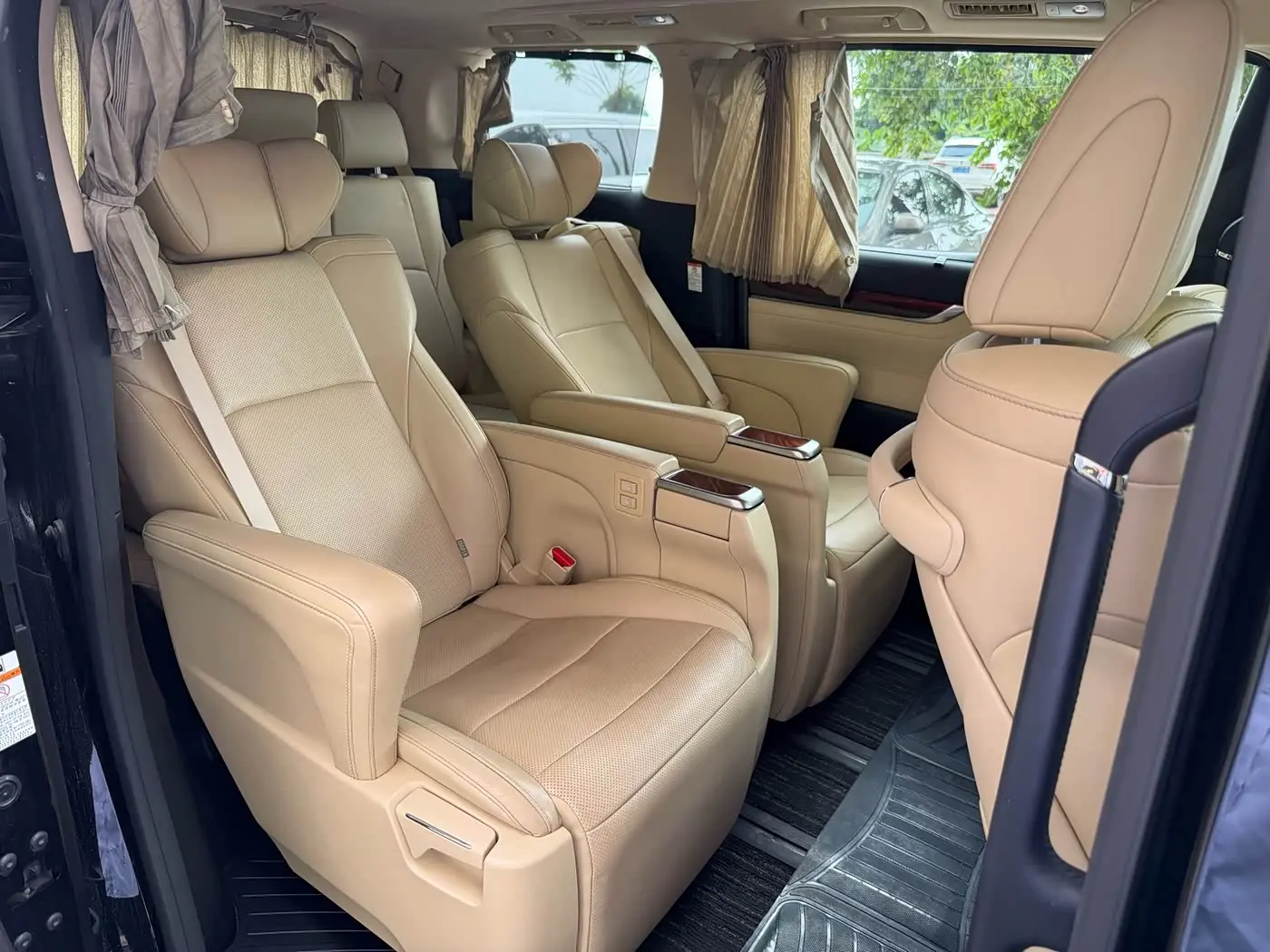 Toyota Alphard 2016 — Şəkil 6/8