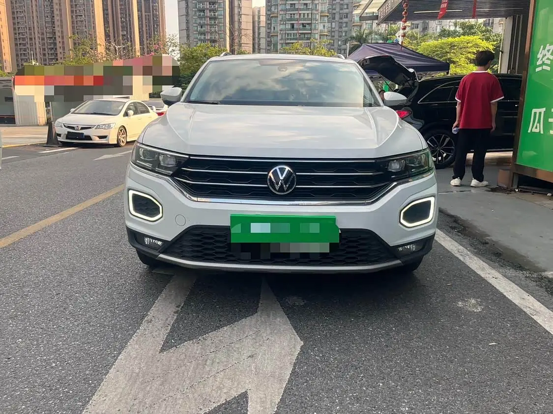 Volkswagen T-ROC 2023 — Фото 2/11