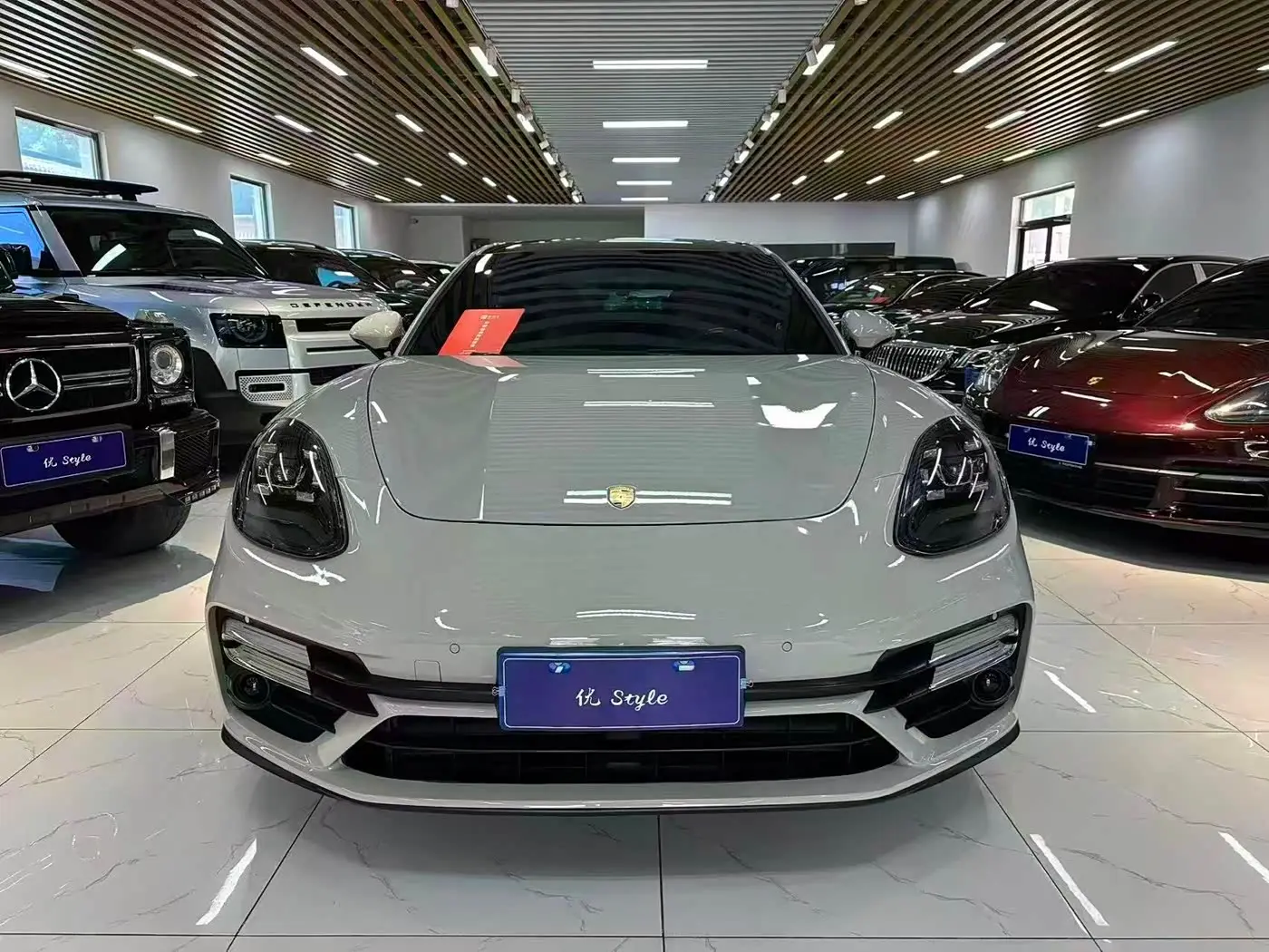 Porsche Panamera 2019 — Фото 3/16