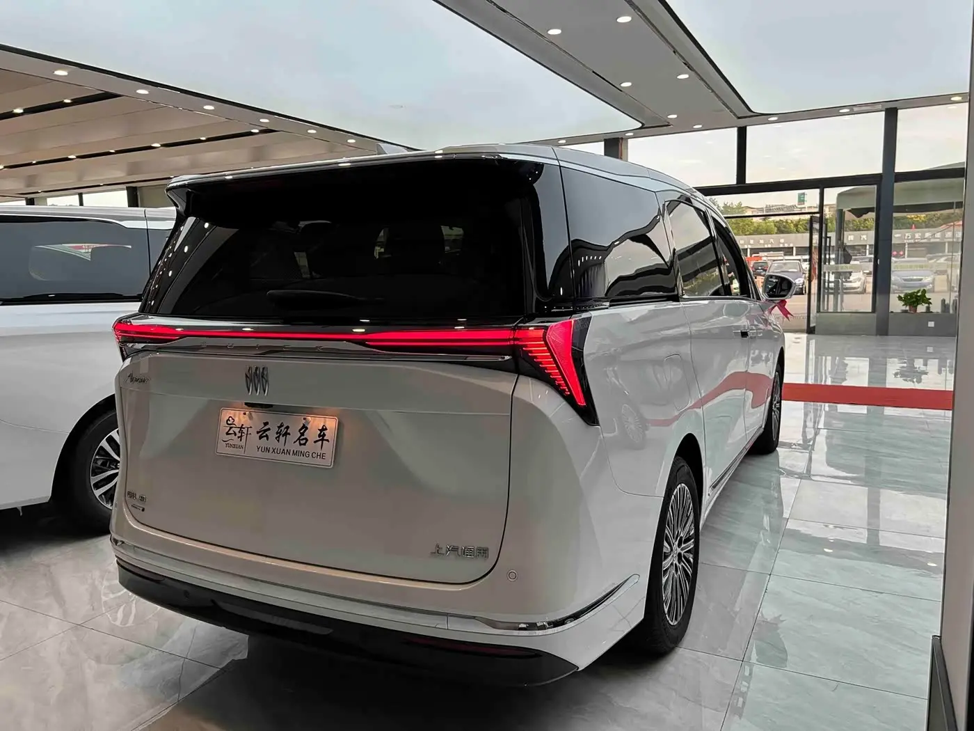 Buick GL8 New Energy 2024 — Şəkil 16/20