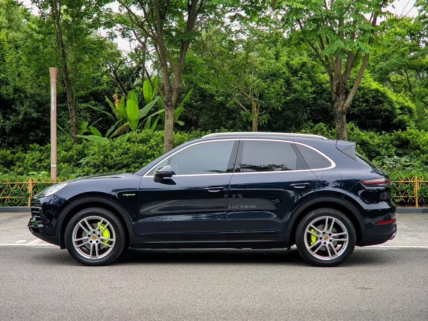 Porsche Cayenne New Energy 2023 — Photo 3/18