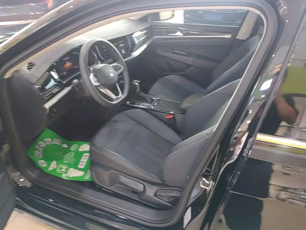 Volkswagen Passat 2025 — Photo 16/20