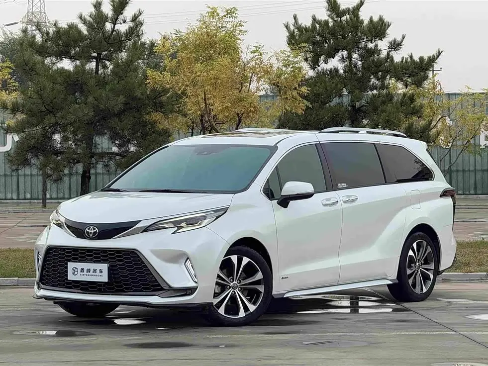 Toyota Granvia 2025 — ფოტო 1/20