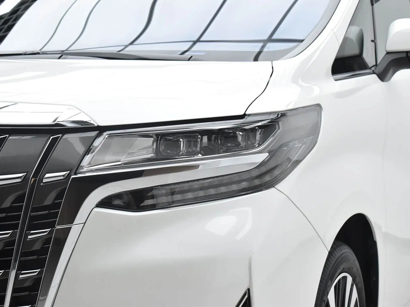 Toyota Alphard 2018 — Photo 5/20