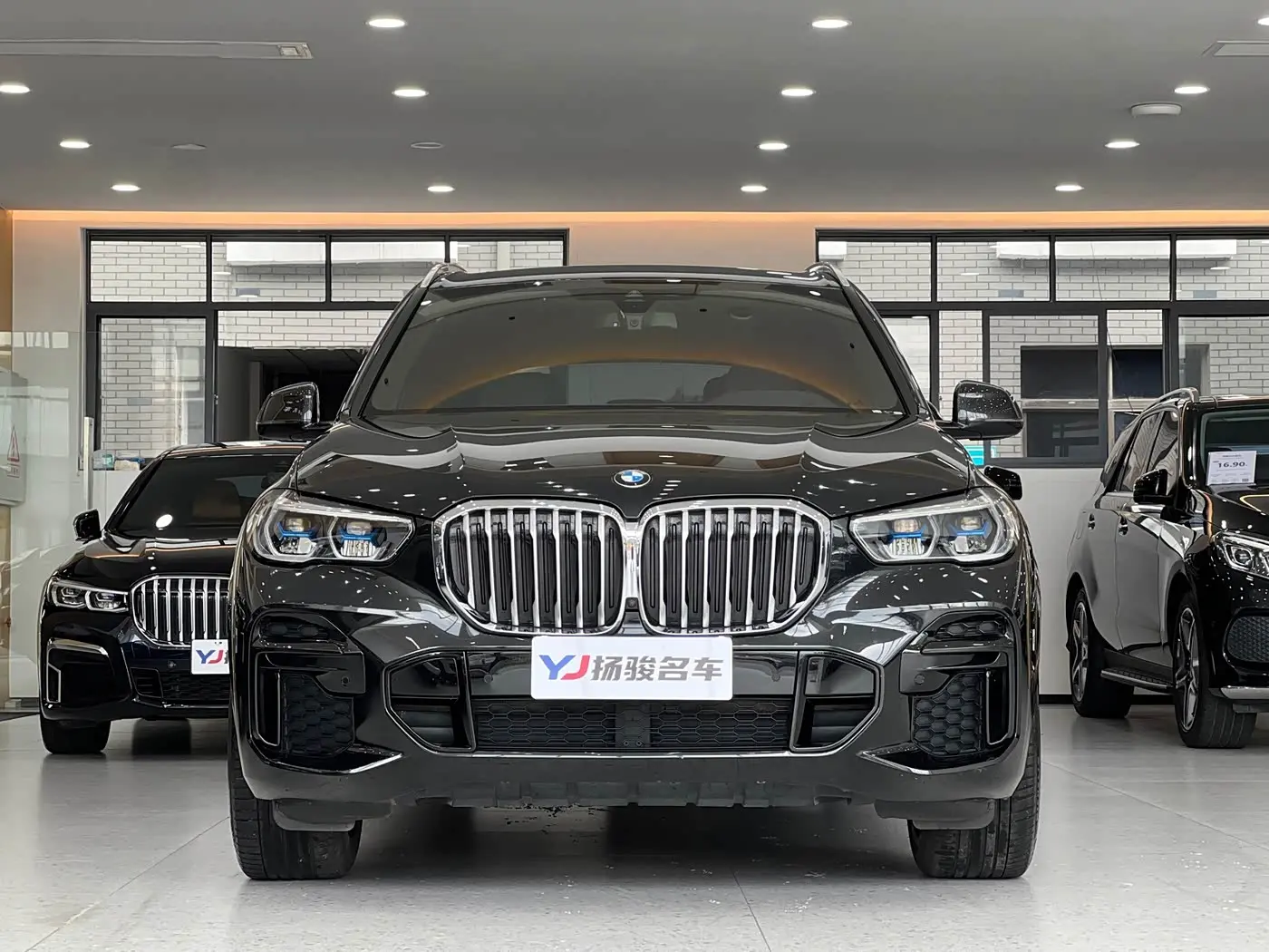 BMW X5 2023 — Фото 2/14