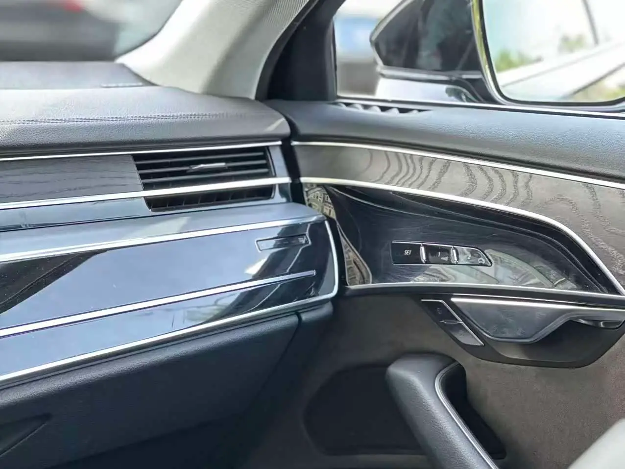 Audi A8 2019 — Şəkil 12/16