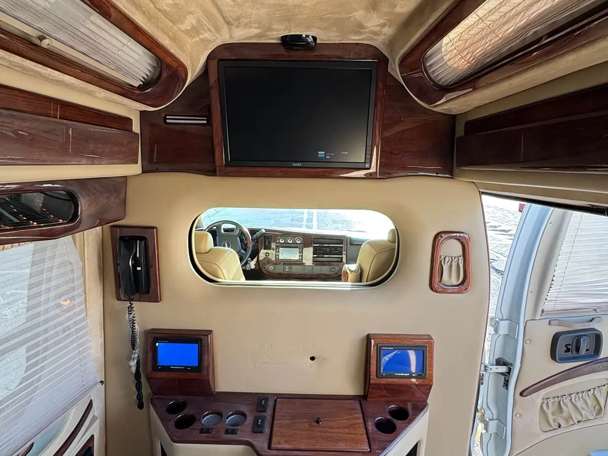 GMC Savana 2010 — Photo 12/15