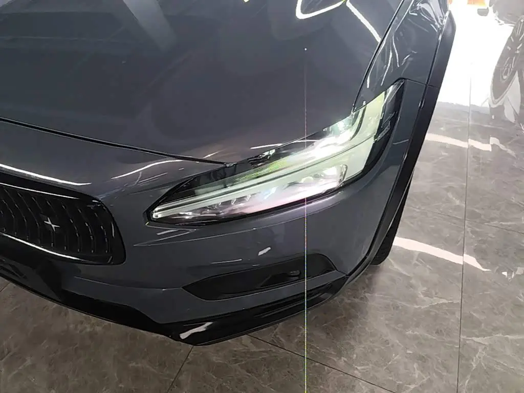 Volvo V90 2021 — Photo 18/20