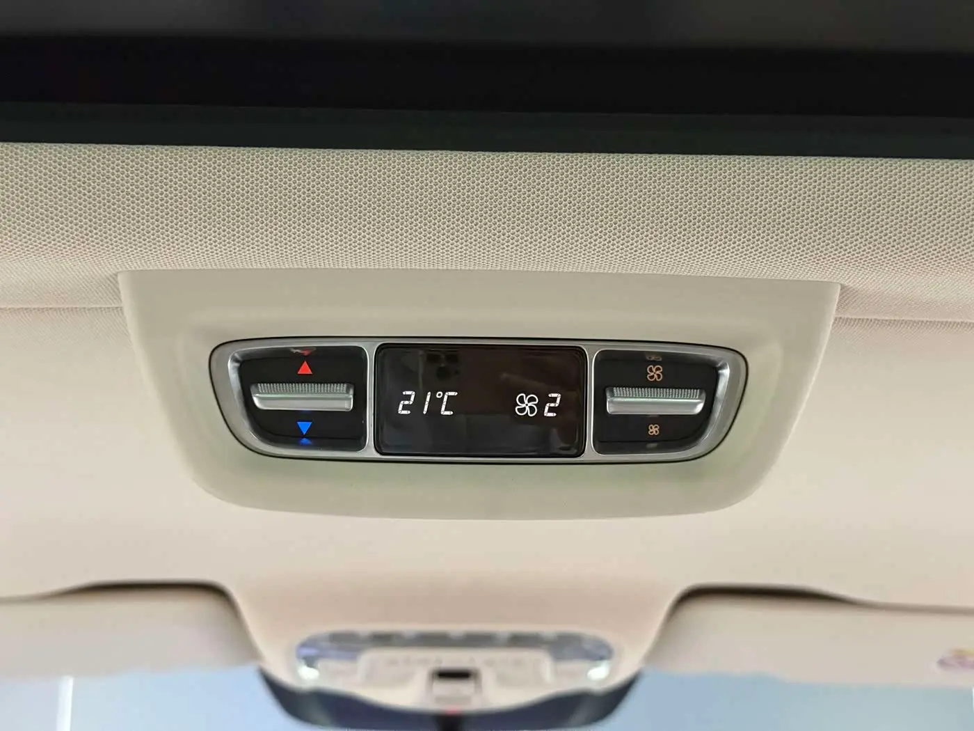 Mercedes-Benz V-Class 2023 — Şəkil 14/19