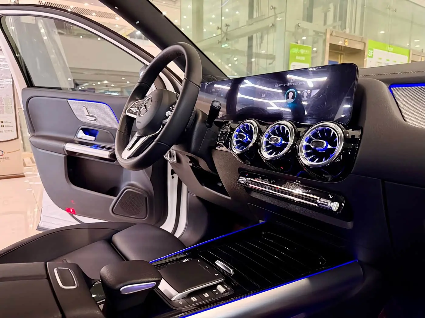 Mercedes-Benz GLA 2023 — Фото 13/13