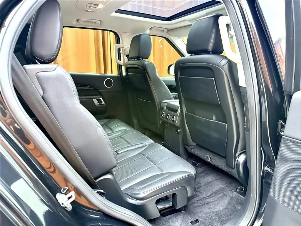 Land Rover Discovery 2019 — Фото 8/19