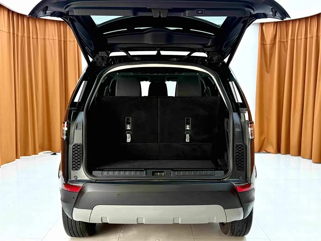 Land Rover Discovery 2019 — Фото 16/19