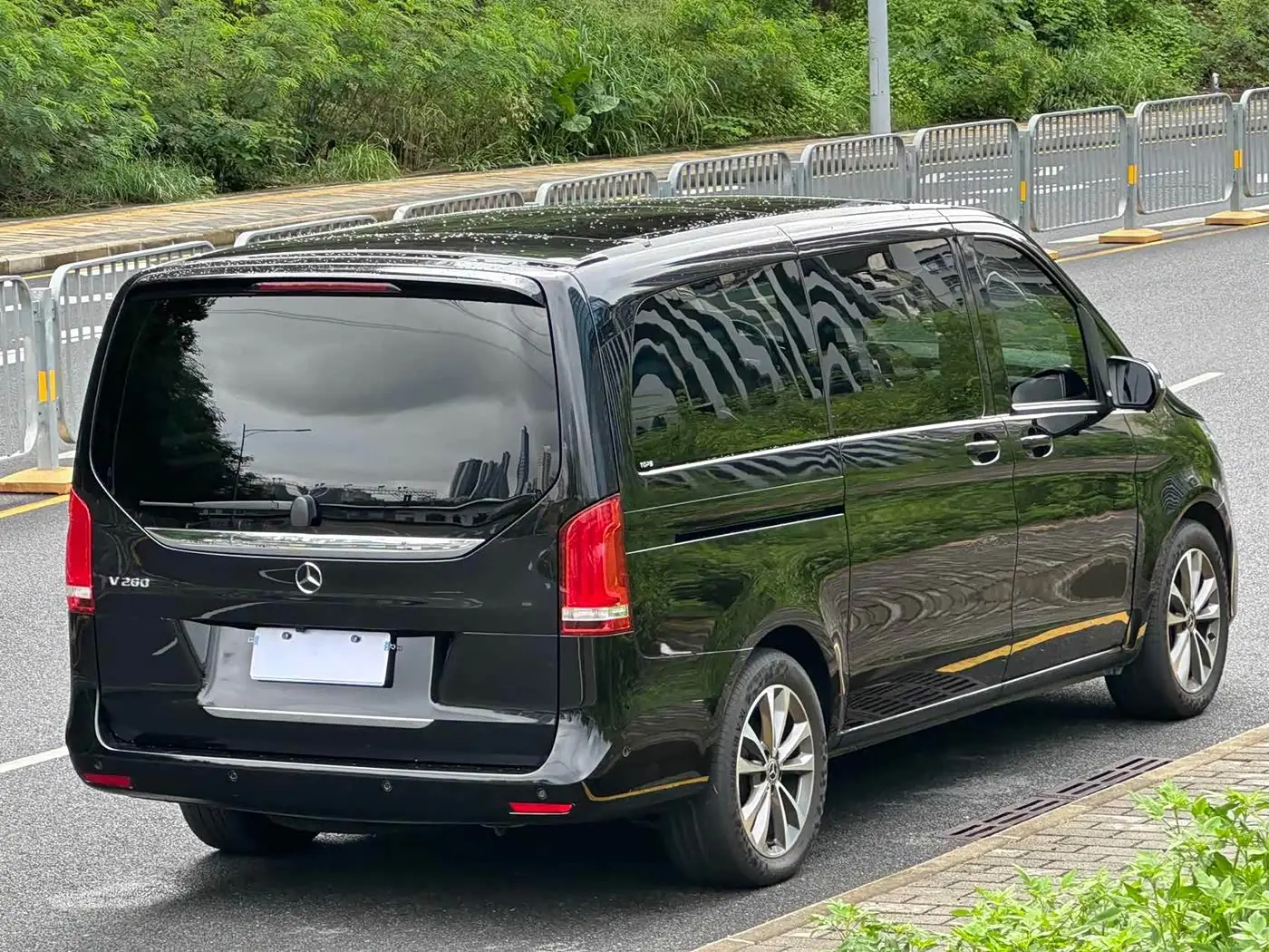 Mercedes-Benz V-Class 2020 — Şəkil 14/15