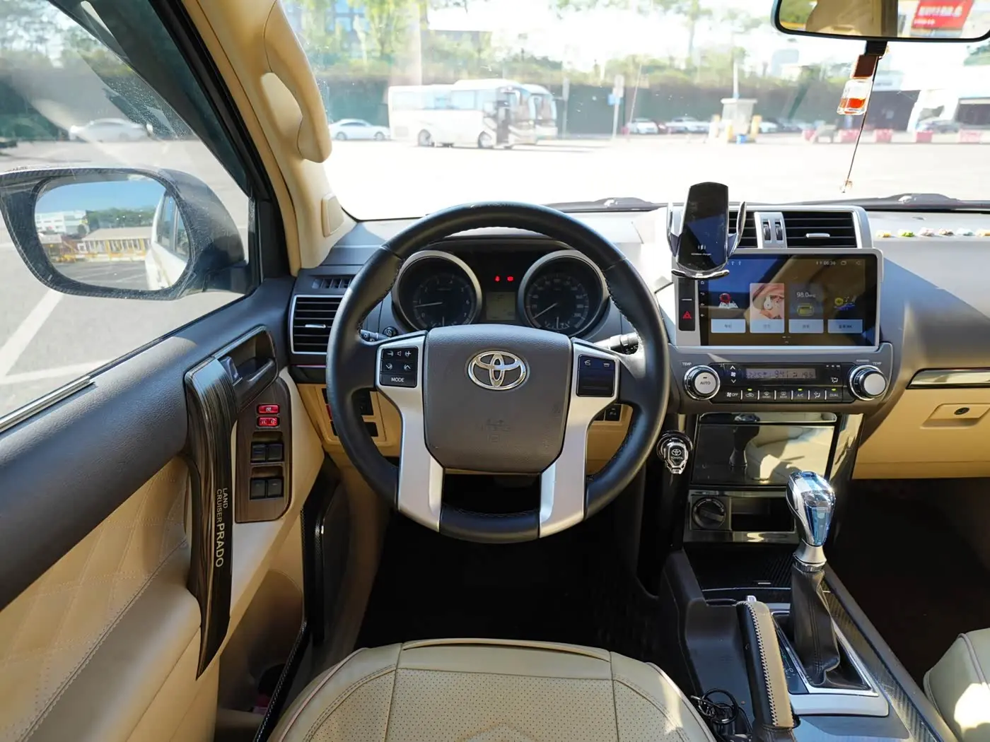 Toyota Prado 2016 — Photo 15/17