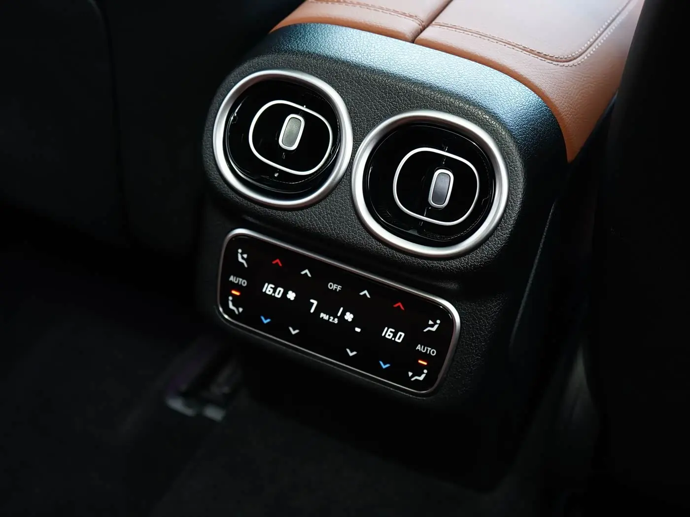 Mercedes-Benz GLC 2024 — Photo 16/20